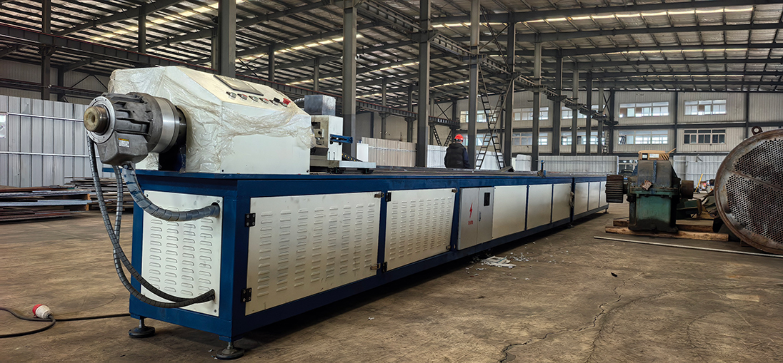 螺旋扁管机床客户现场3